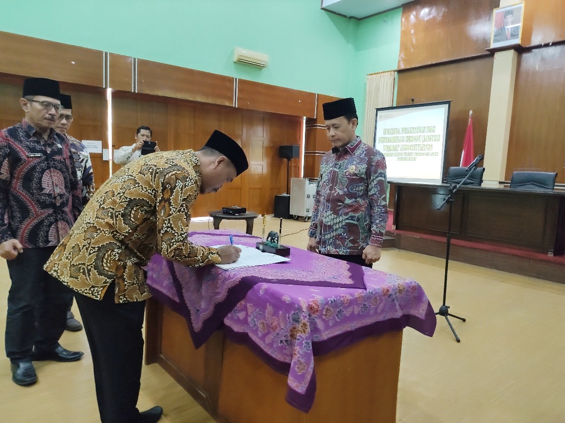 Kepala Kanwil Kemenag Banten Lantik Pembimas Hindu