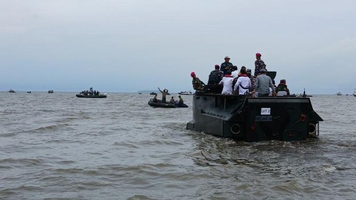 Menteri ATR/BPN,KKP,KSAL DPR-RI Tinjau Pembongkaran Pagar Laut Di Tangerang