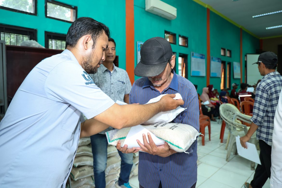 Intervensi Kerentanan Pangan, Gubernur Banten Andra Soni Salurkan 59 Ton Beras
