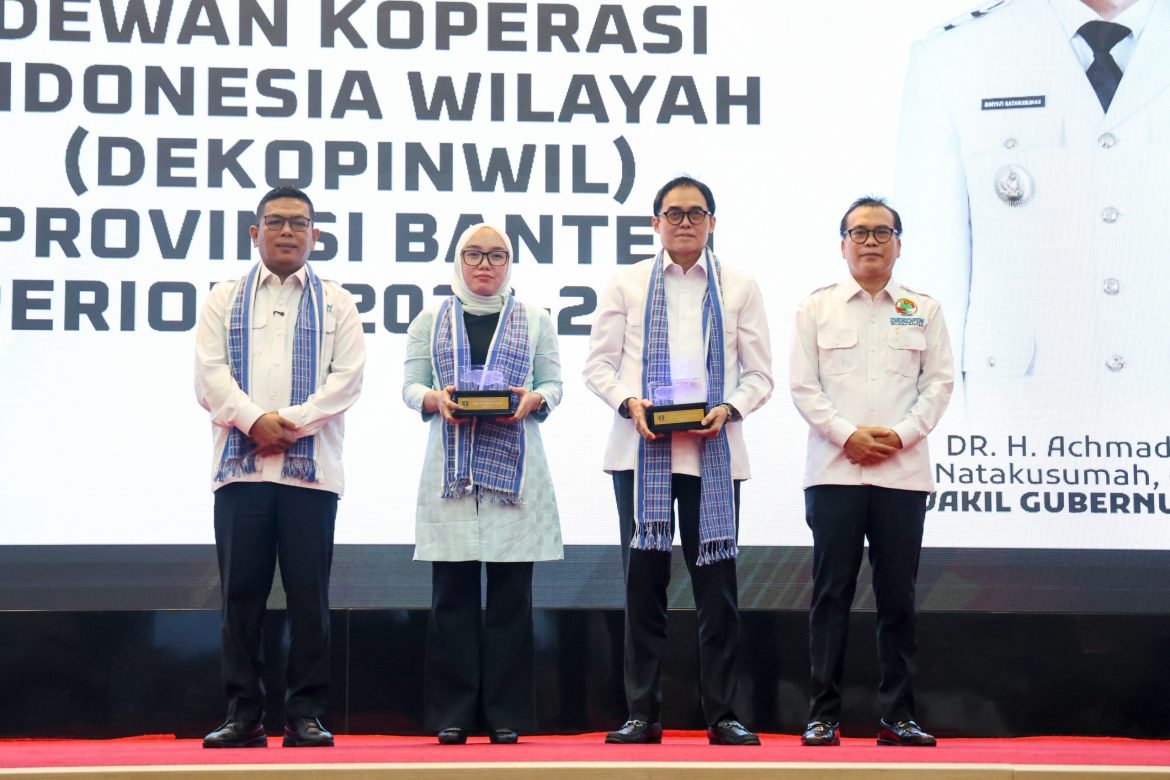 Pengurus Dekopinwil Banten Dikukuhkan, Andra Soni Ajak Perkuat Gerakan Koperasi