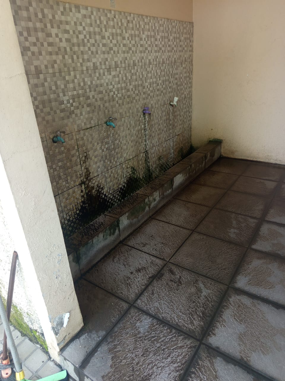 Toilet Musola  Di Belakang Kantor Disdukcapil Kota Serang kotor