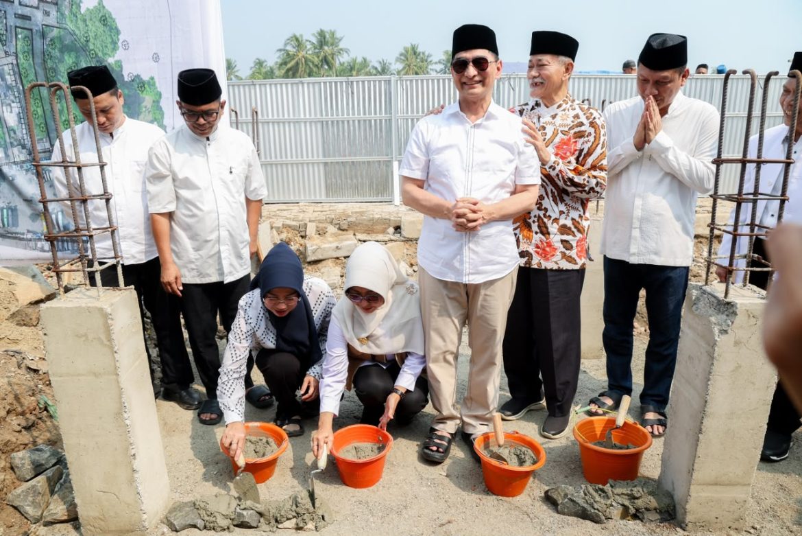 Revitalisasi Kawasan Ziarah Syekh Asnawi Caringin Untuk Kemanfaatan Masyarakat dan Menjaga Nilai Sejarah