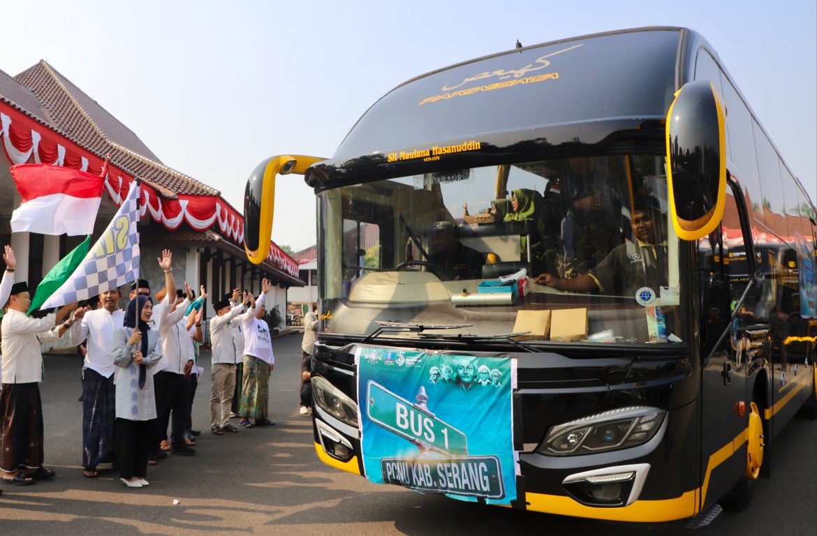 Bupati Serang Ratu Rachmatuzakiyah  Melepas Rombongan Pengurus Cabang Nahdlatul Ulama (PCNU) Kabupaten Serang