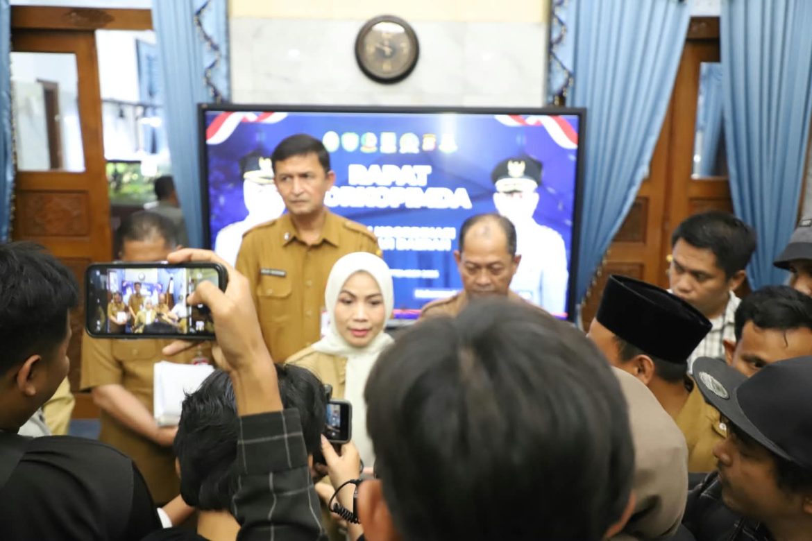 Pemkab Serang-PLN Bahas Percepatan PLTS di Pulau Tunda