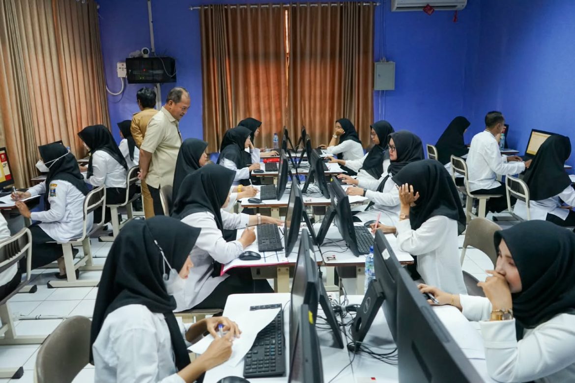 Pemkab Serang Beri Beasiswa S2, 108 Guru SD Ikuti Seleksi