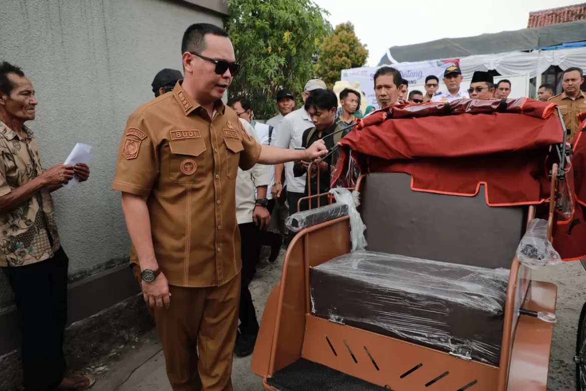 Pemkot Serang Salurkan 200 Becak Listrik Bantuan Pemerintah Pusat